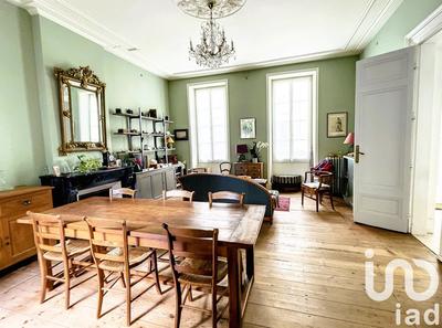 Maison - 200 m² - 8 pièces