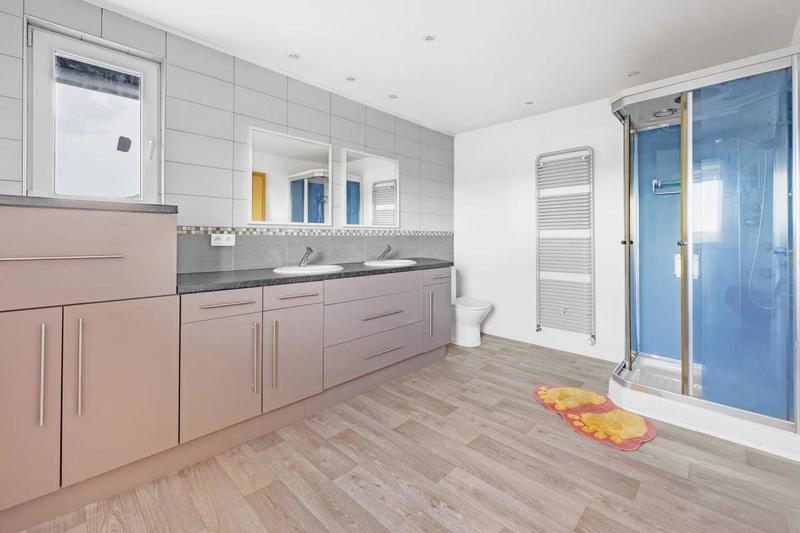 Maison - 190 m² - 6 pièces