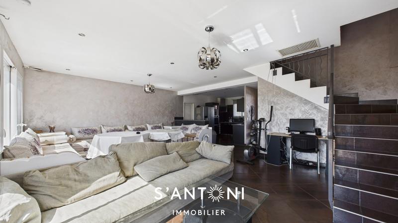 Maison - 111 m² - 5 pièces