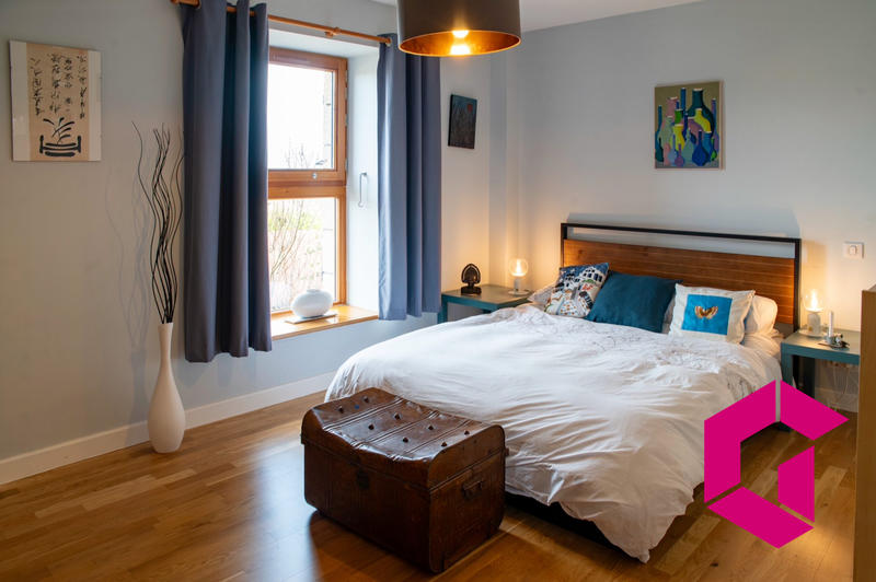 Maison - 322 m² - 6 pièces