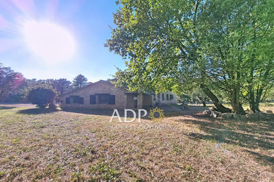 Propriété - 180 m² - 6 pièces