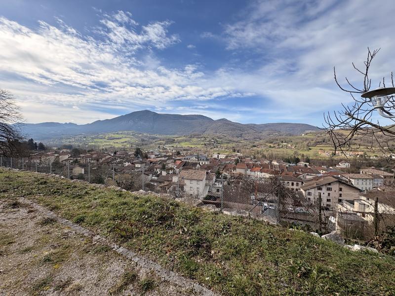 Maison - 305 m² - 7 pièces