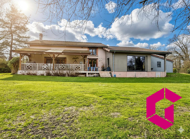 Maison ancienne - 248 m² - 7 pièces