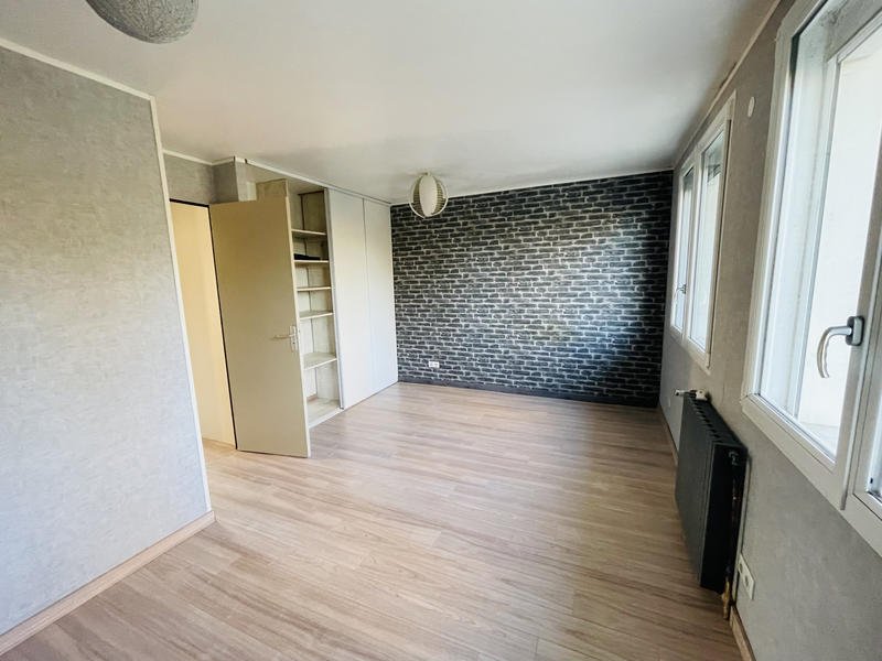 Maison - 211 m² - 7 pièces