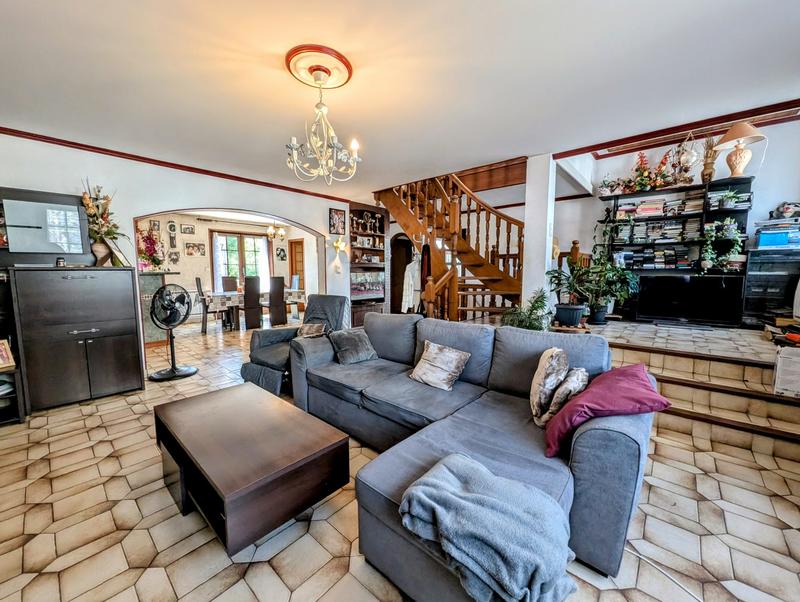 Maison - 187 m² - 6 pièces