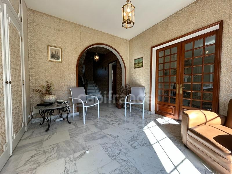 Maison - 252 m² - 7 pièces