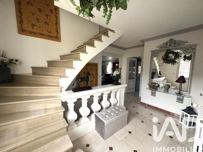Maison - 180 m² - 5 pièces