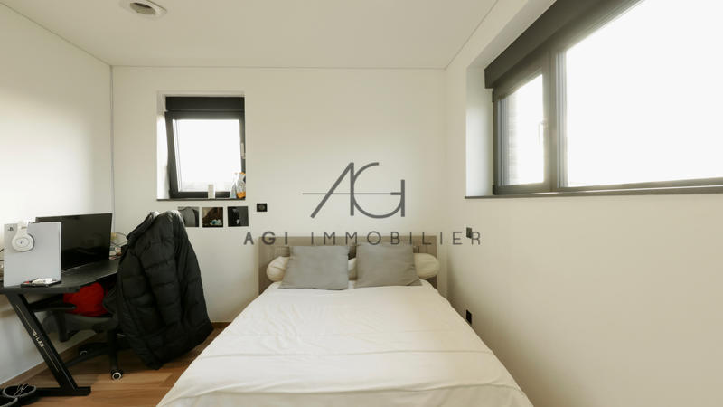 Maison - 228 m² - 5 pièces