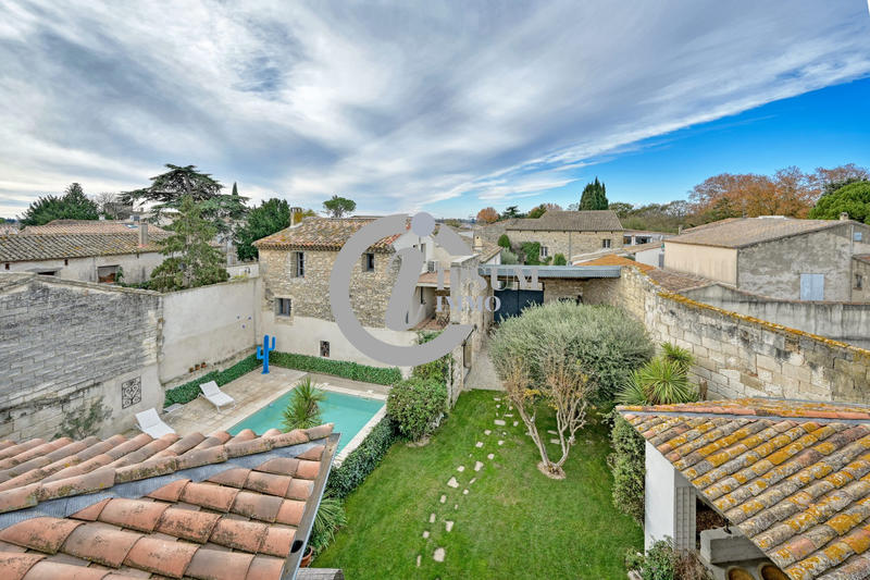 Maison - 303 m² - 6 pièces