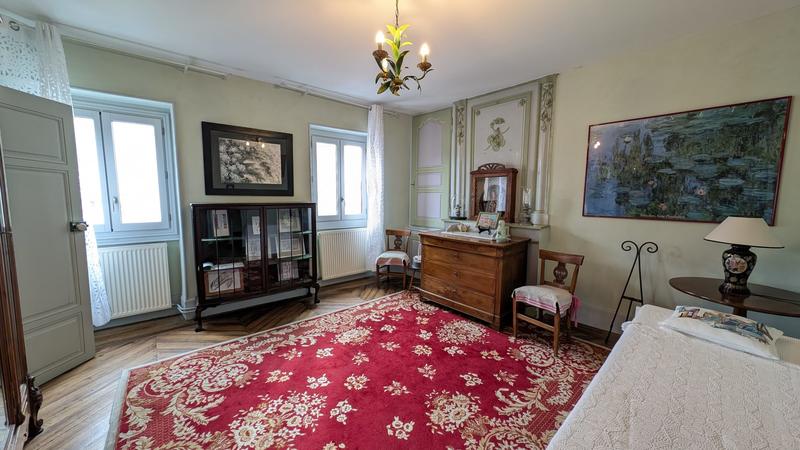 Maison - 280 m² - 9 pièces