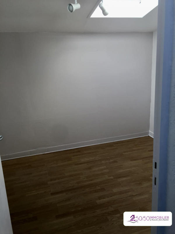 Maison - 80 m² - 5 pièces