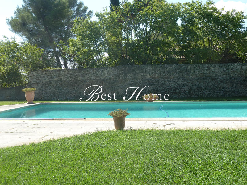 Propriété - 380 m² - 7 pièces