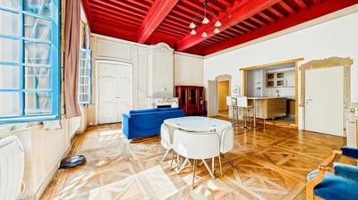 Appartement - 104 m² - 2 pièces