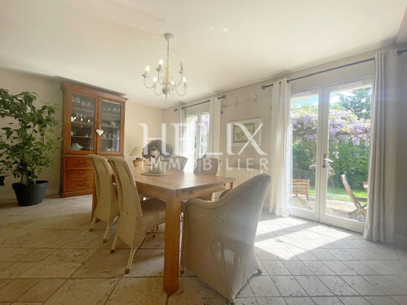 Maison - 160 m² - 8 pièces