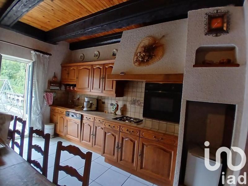 Maison - 220 m² - 8 pièces