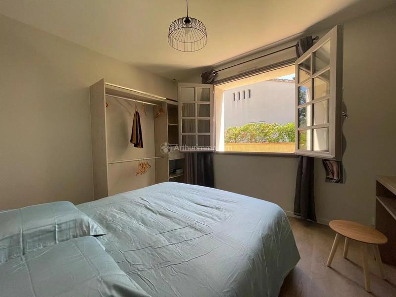 Maison - 310 m² - 11 pièces