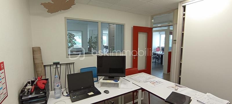 Bureau - 96 m² - 4 pièces