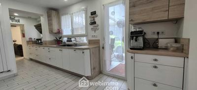 Maison - 180 m² - 8 pièces