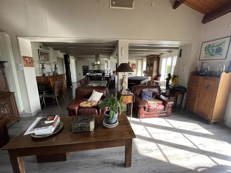 Maison - 203 m² - 7 pièces