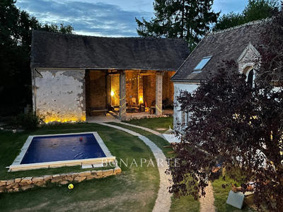 Maison - 285 m² - 9 pièces