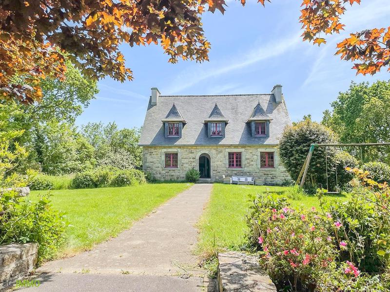 Maison traditionnelle - 150 m² - 6 pièces