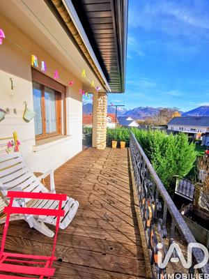 Maison - 222 m² - 10 pièces