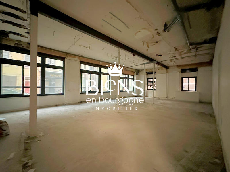 Bureau - 94 m² - 1 pièce