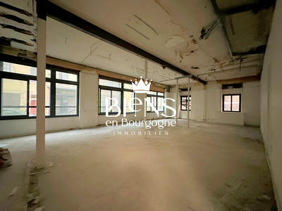 Bureau - 94 m² - 1 pièce
