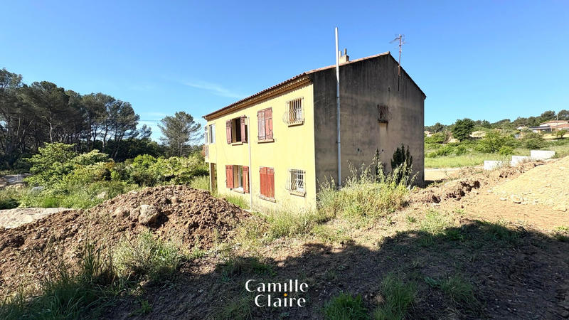 Maison - 200 m² - 8 pièces