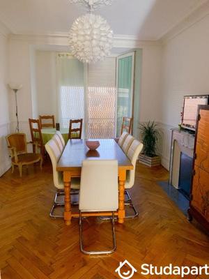 Appartement - 100 m² - 5 pièces