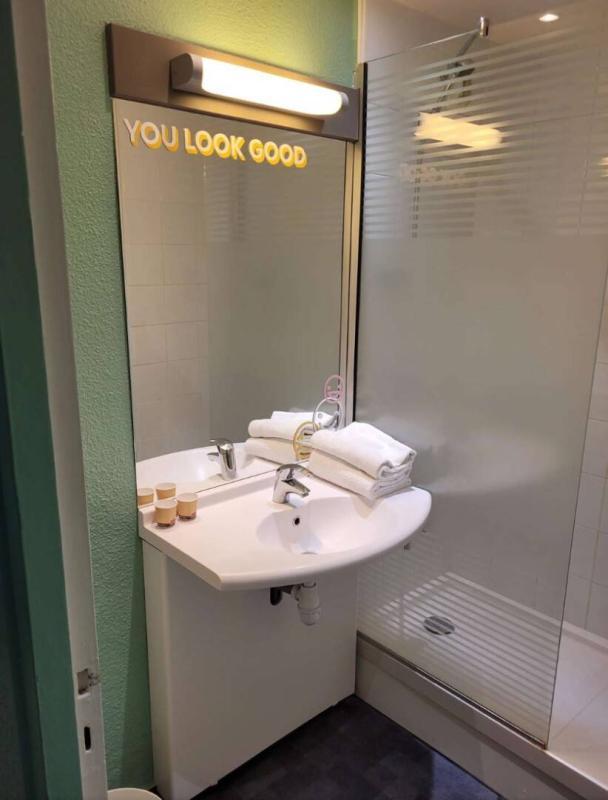 Chambre - 13 m² - 1 pièce