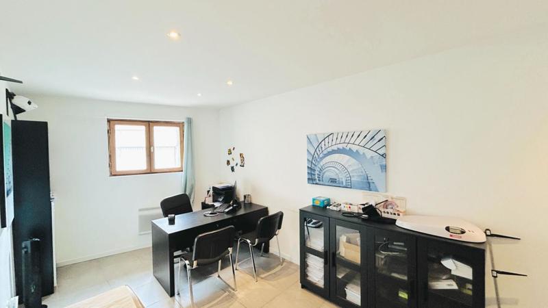 Bureau - 76 m² - 4 pièces
