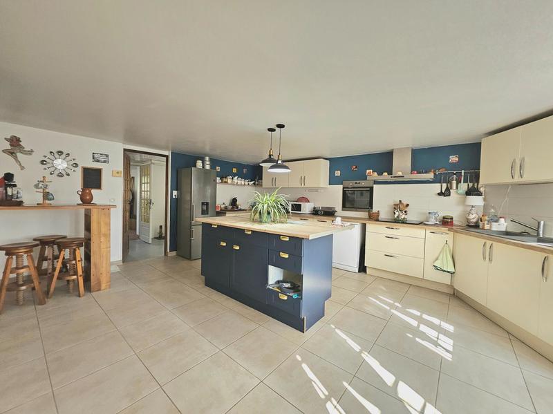 Maison - 200 m² - 10 pièces