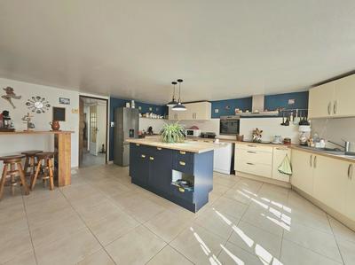 Maison - 200 m² - 10 pièces