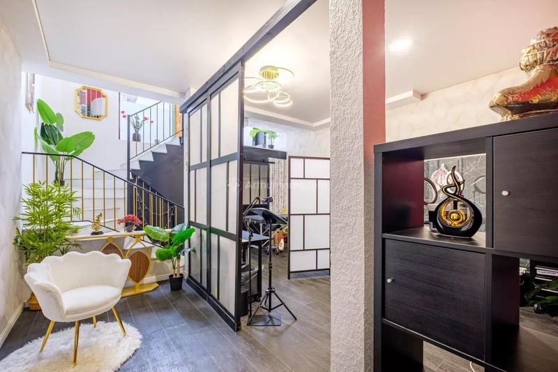 Bureau - 68 m² - 2 pièces