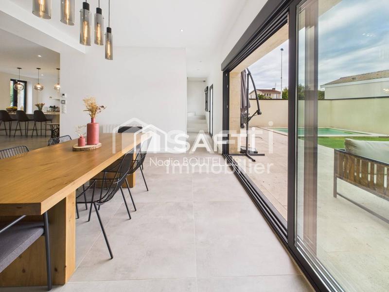 Maison - 205 m² - 6 pièces