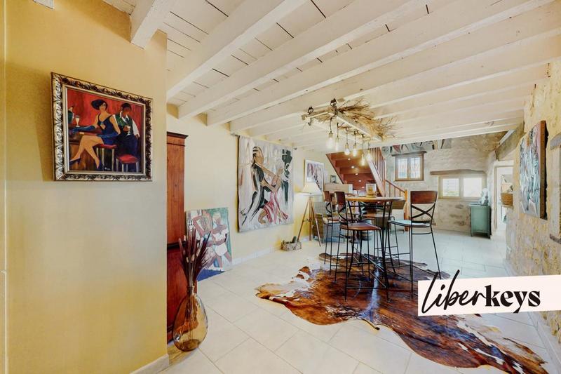 Corps de ferme - 201 m² - 6 pièces