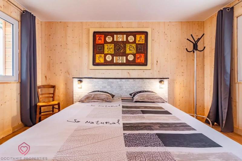 Propriété - 277 m² - 13 pièces