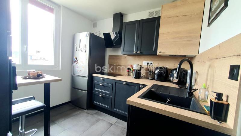 Appartement - 82 m² - 3 pièces