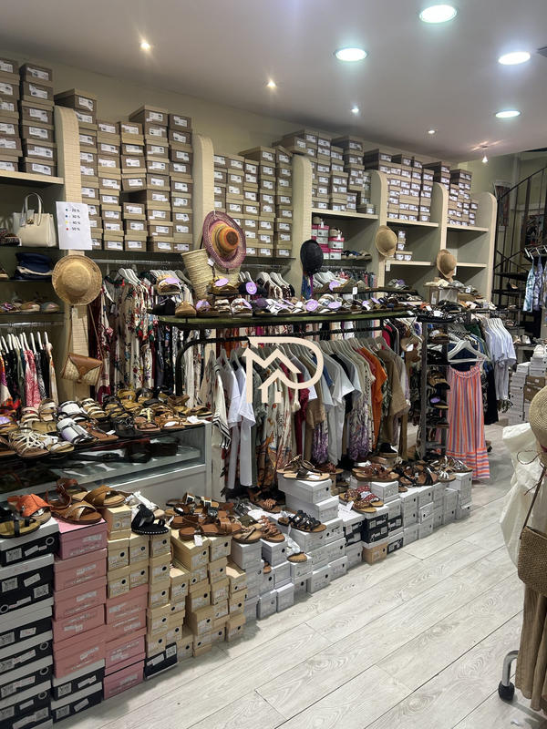 Local commercial - 130 m² - 3 pièces