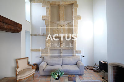 Maison - 439 m² - 9 pièces