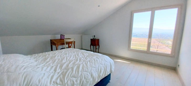 Maison - 200 m² - 9 pièces