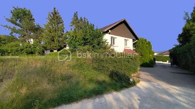 Maison traditionnelle - 147 m² - 5 pièces