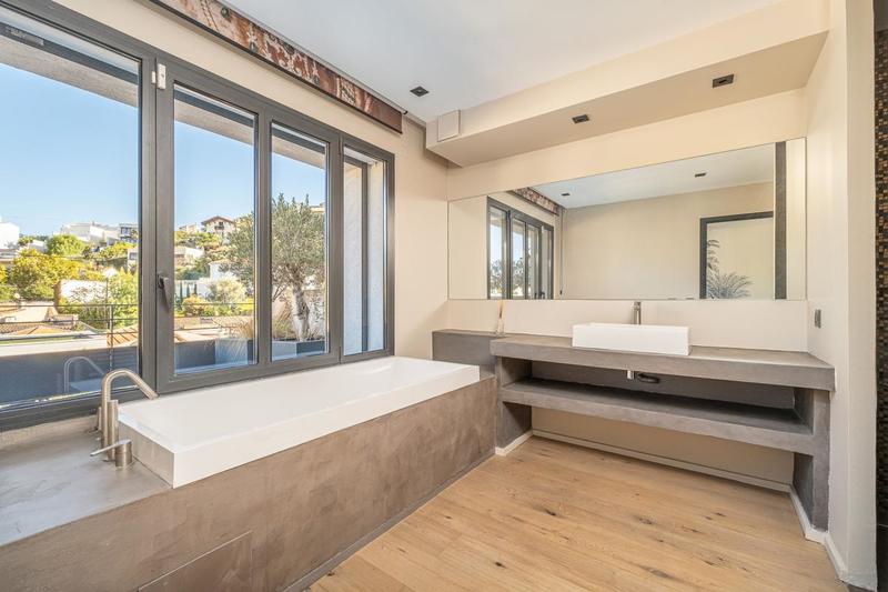 Maison - 190 m² - 5 pièces