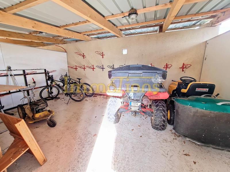 Maison - 250 m² - 11 pièces