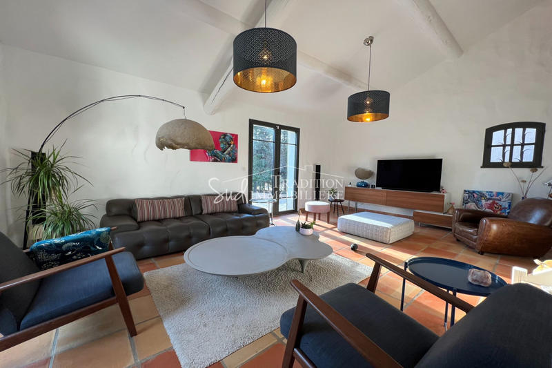 Maison - 210 m² - 8 pièces