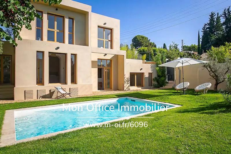 Villa - 180 m² - 7 pièces