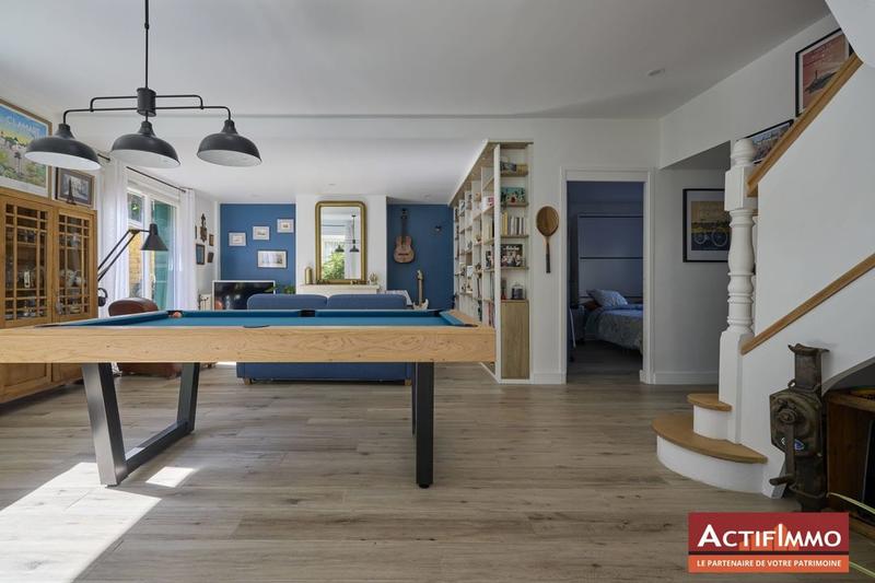 Maison - 250 m² - 7 pièces