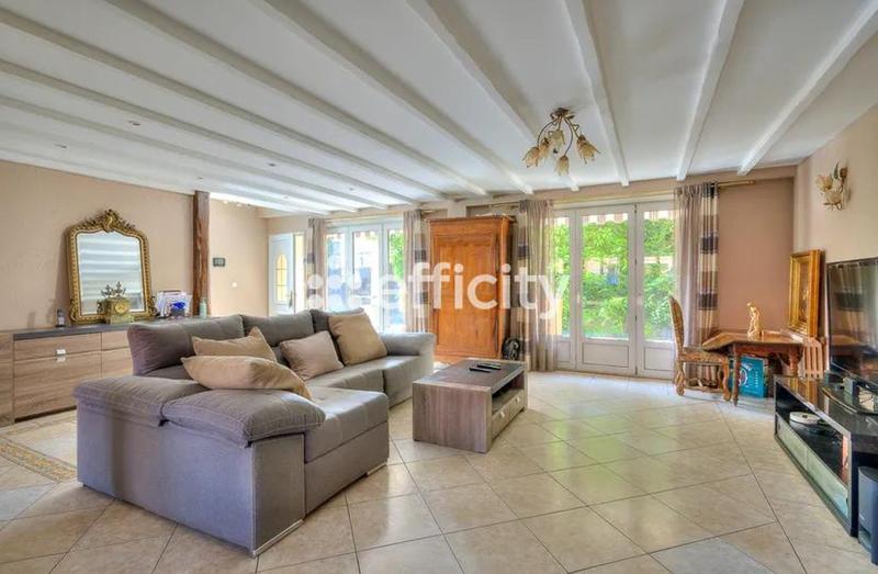 Pavillon - 238 m² - 9 pièces