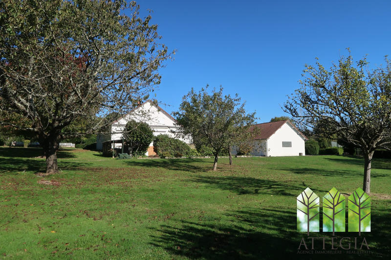 Maison - 400 m² - 7 pièces